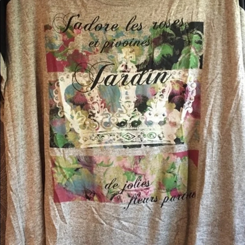 Woman’s top size 3XL